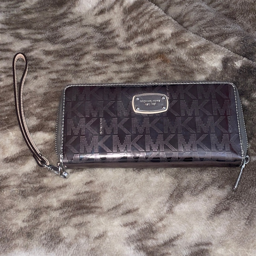 Michael Kors Wristlet Wallet